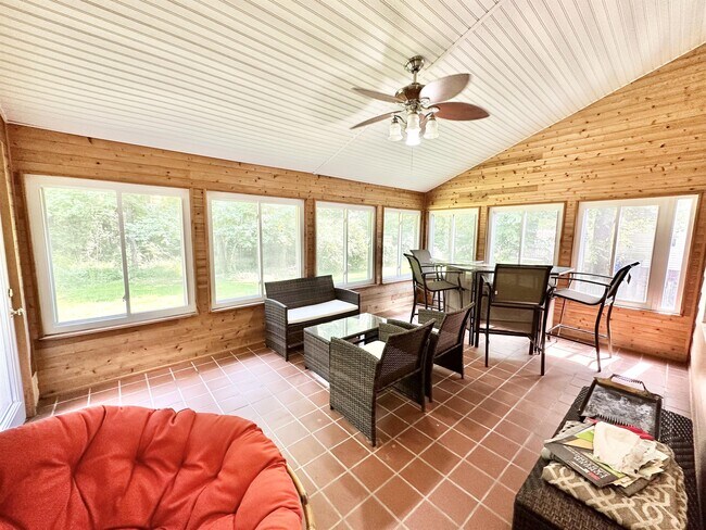 Building Photo - 1804 Crooked Creek Rd