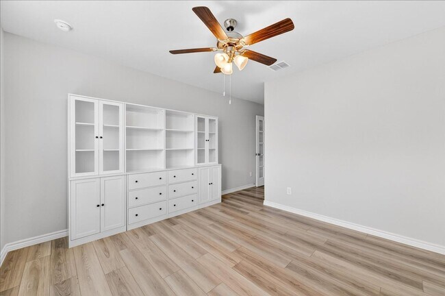 Building Photo - 7938 Rancho Vista Blvd E