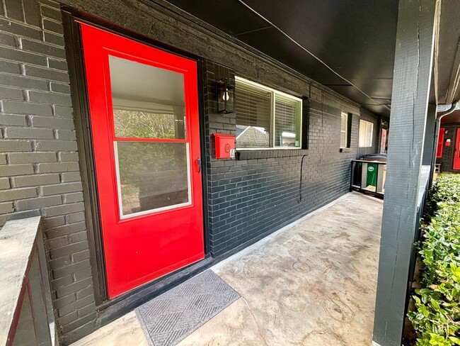 Building Photo - Sunshine-5408