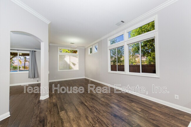 Building Photo - 18210 Shannon Ridge Pl