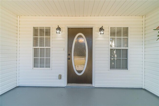 Building Photo - 231 Windermere Dr