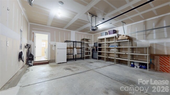 Building Photo - 2102 Big Pine Dr