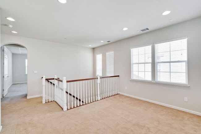 Building Photo - 104 Alden Ct
