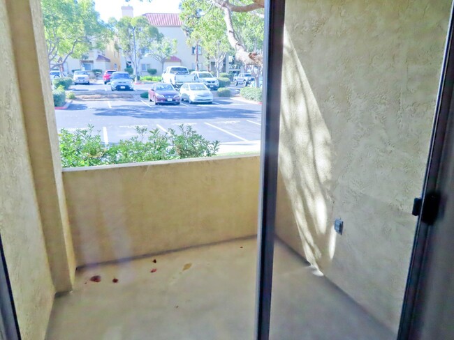 Building Photo - 3 bed, 2 bath Condo in San Diego's Linda V...