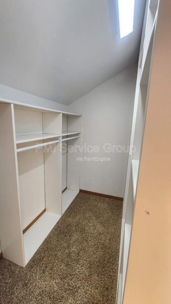 Building Photo - 1322 Foxford Ln