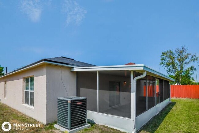 Building Photo - 7163 Overland Park Blvd E, Jacksonville, F...