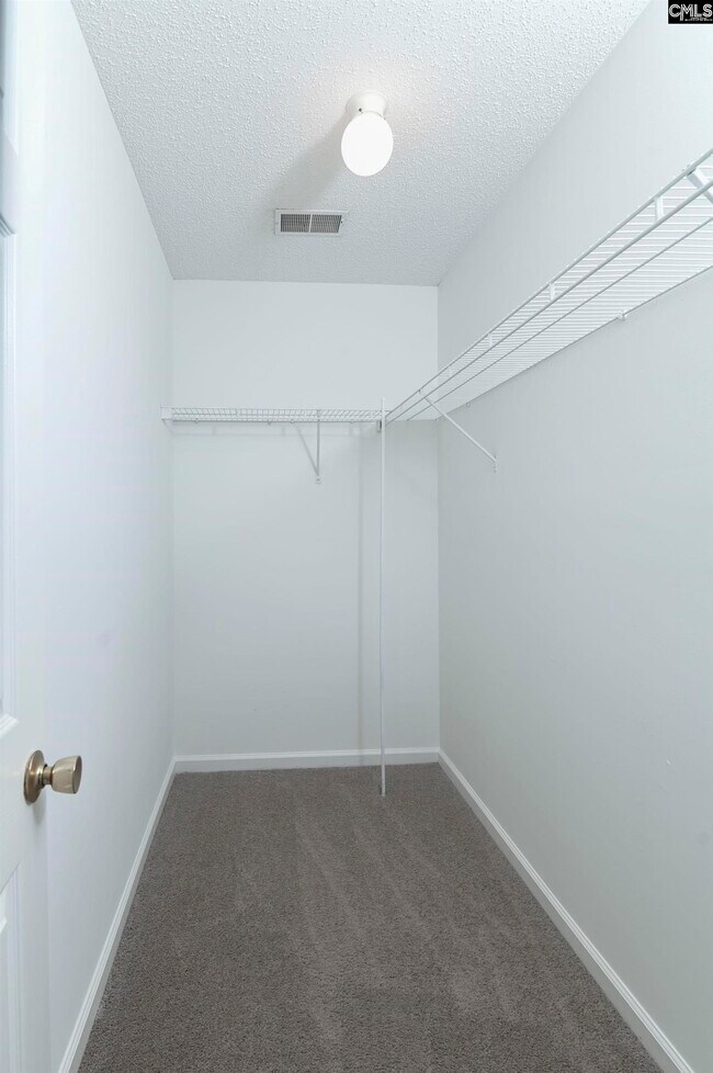 Building Photo - 141 Wigmore Ln