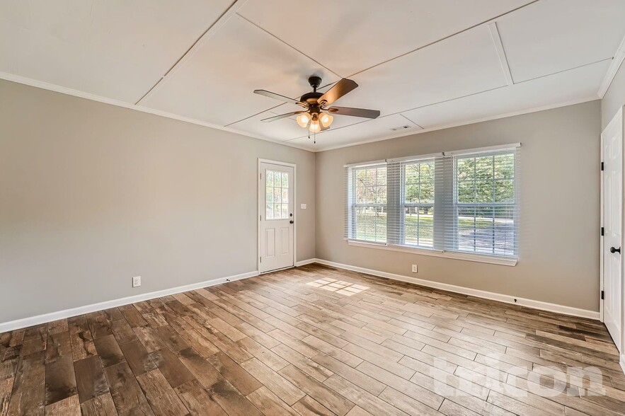 Building Photo - 105 Cook Ln