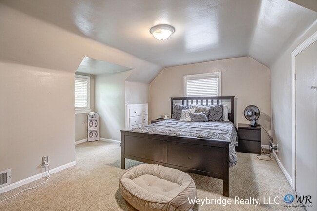 Building Photo - Beautiful 3BD 2.5 Bath w/ Finished Basement in White Oak/Monfort Heights