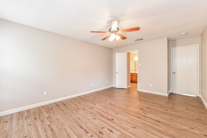 Building Photo - 848 Meadowlark Dr