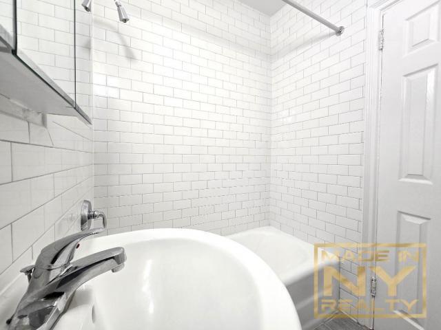 Building Photo - 1 bedroom in Belle Harbor NY 11694
