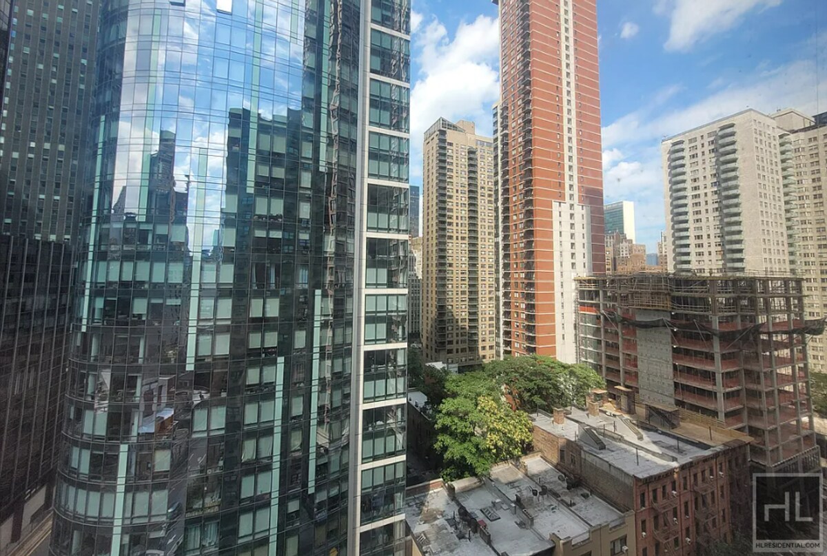 Building Photo - East 39th Street
