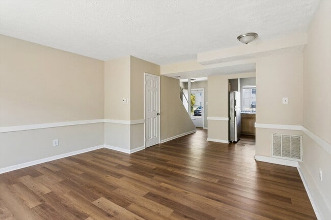 Building Photo - 506 Genneys Way