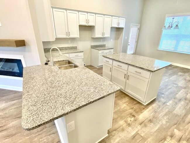 Building Photo - Now Leasing a 5 Bedroom 3 Bath Home in Byh...