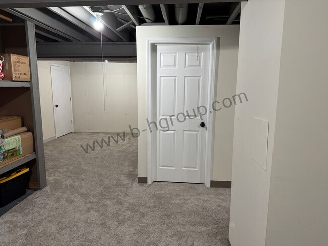 Building Photo - Rare Find!