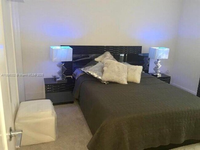 Building Photo - 6660 NW 105th Ct