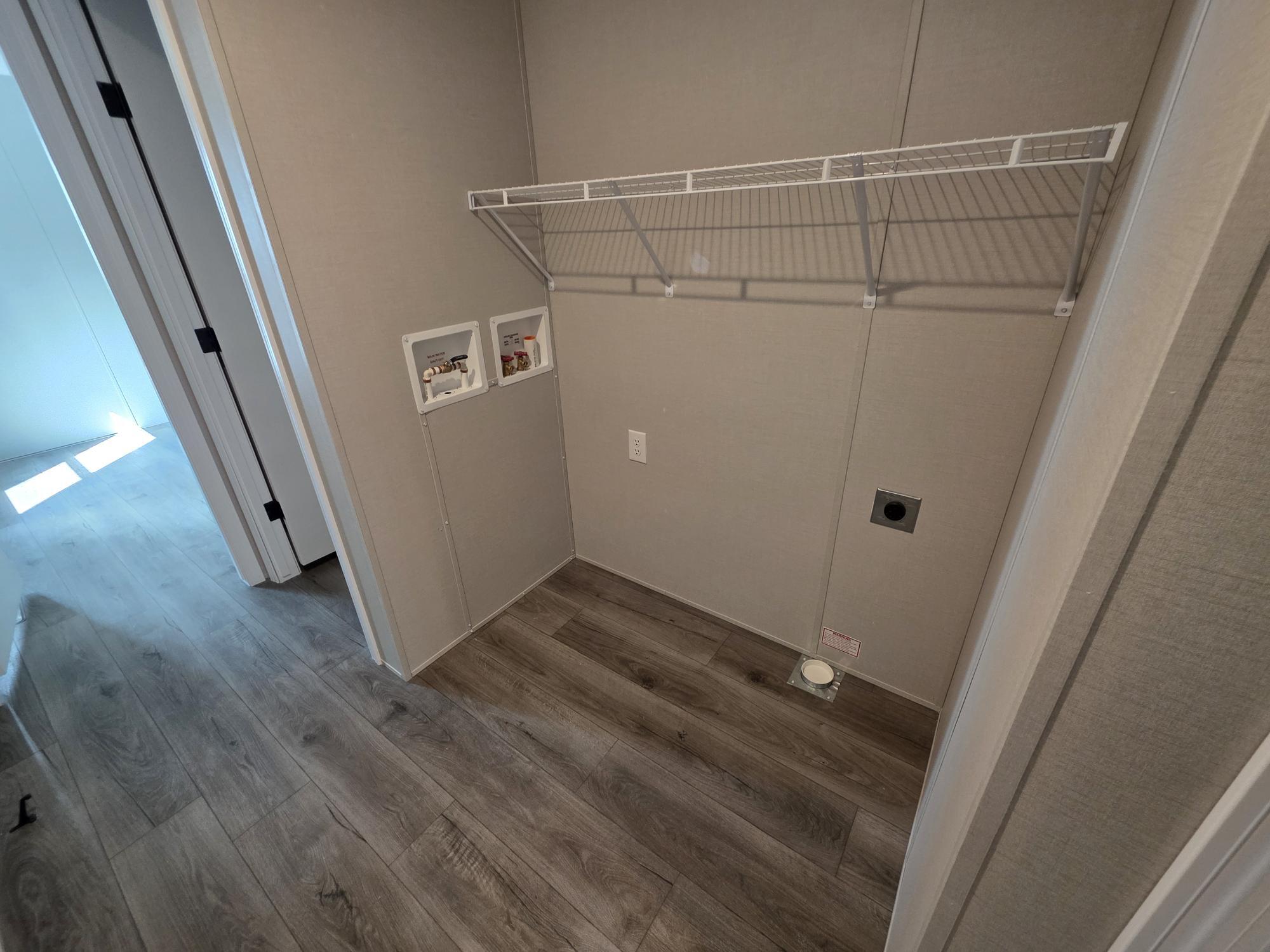 Building Photo - 16 Thomas Ln