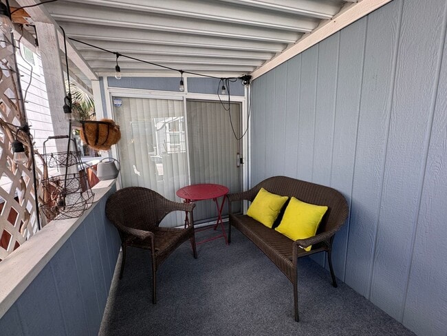 Building Photo - Grab Your Surfboard and Walk to Grandview Beach!