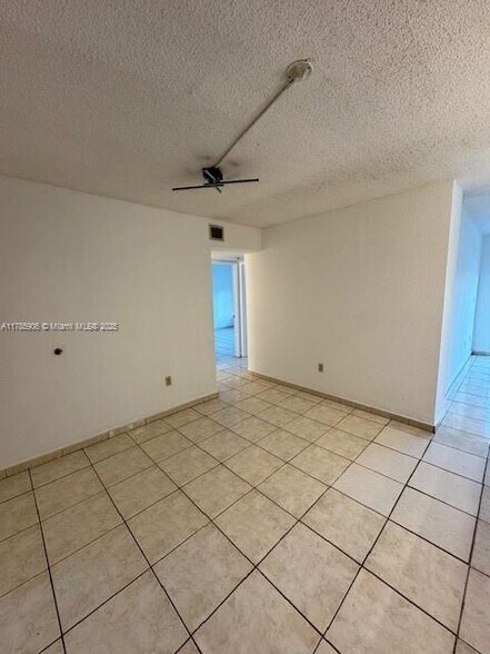 Building Photo - 1221 SW 122nd Ave