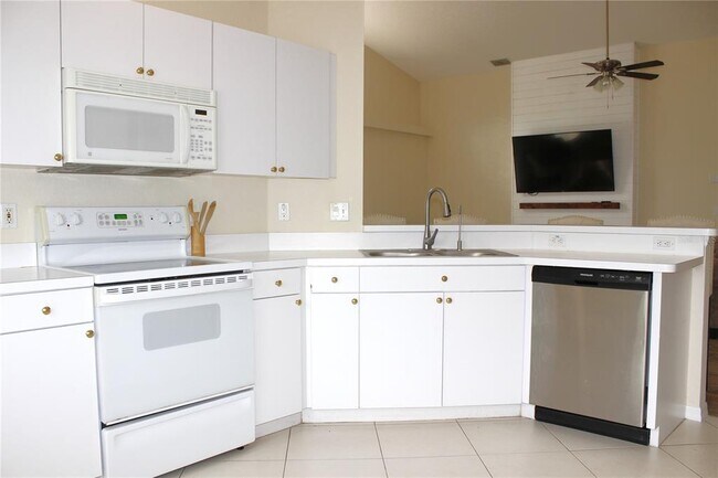 Building Photo - 13748 Meade Ct