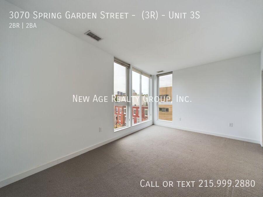 Building Photo - 3070 Spring Garden St