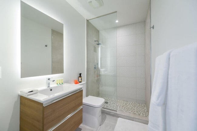 Building Photo - 239 SW 9th St