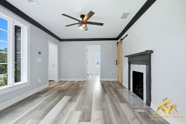 Building Photo - 1439 Westridge Rd SW