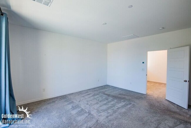 Building Photo - Modern 3Bdm 2.5Ba Home with Private Outdoor Retreat in Northwest Las Vegas.