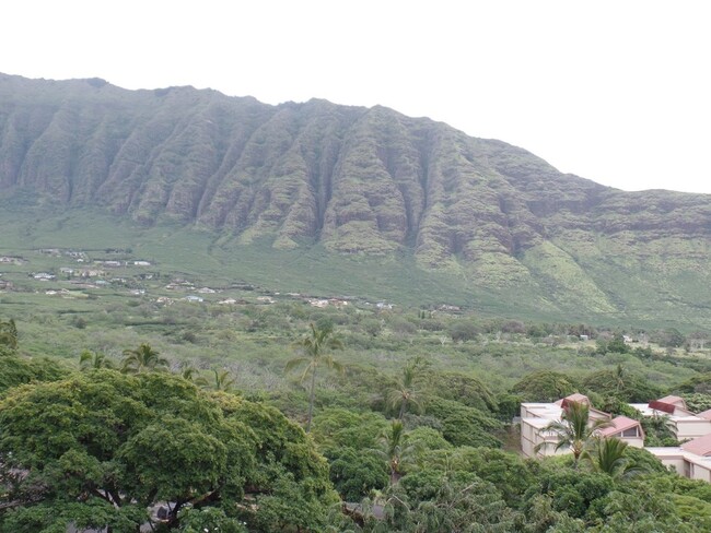 Building Photo - Makaha Valley Towers