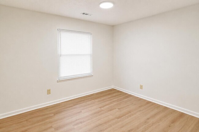 Building Photo - 107 Hillside Dr