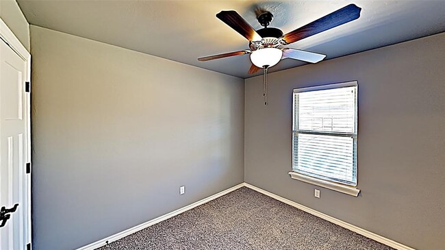 Building Photo - 4201 SE 38th St
