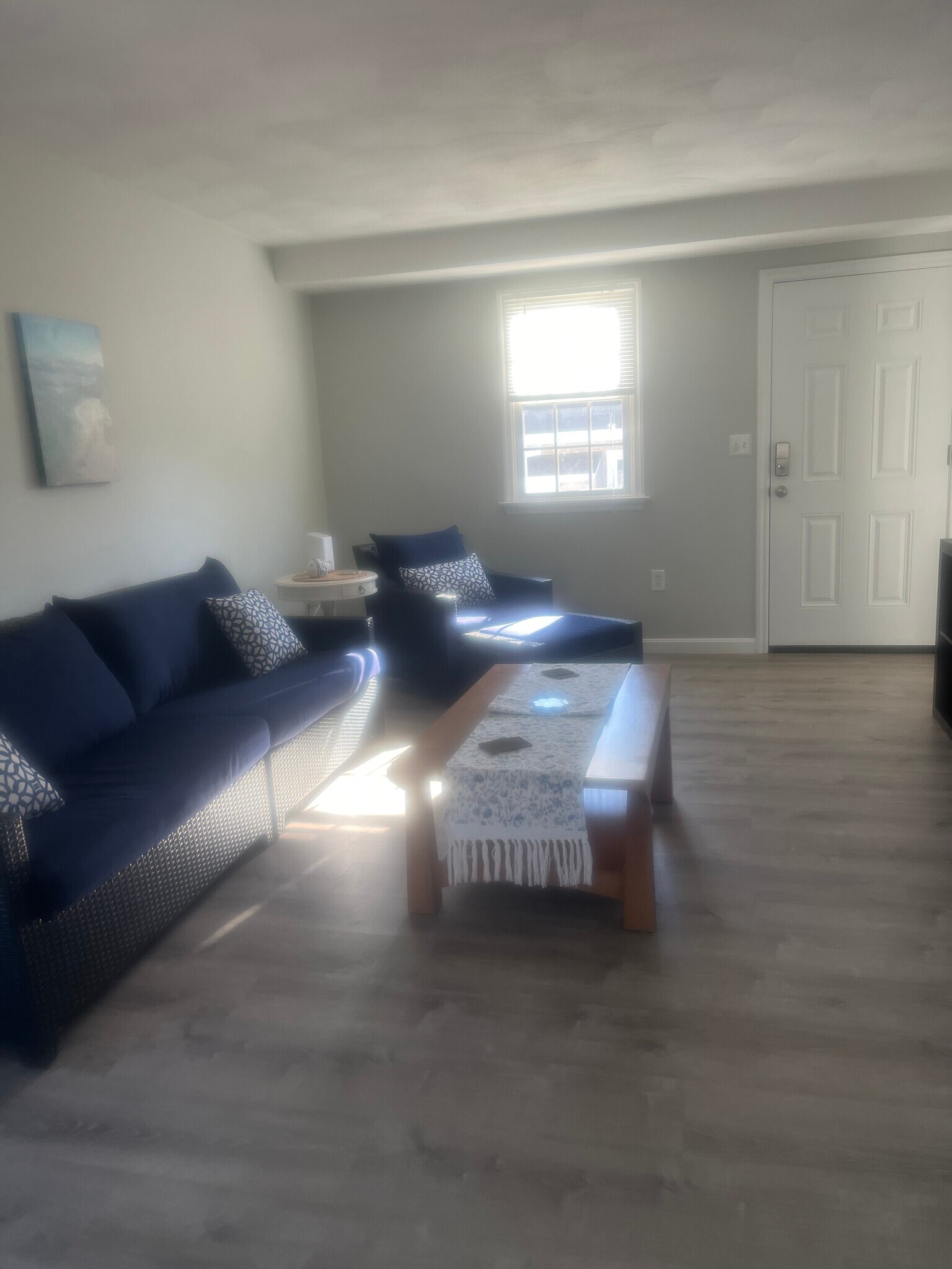 Building Photo - 561 North End Blvd