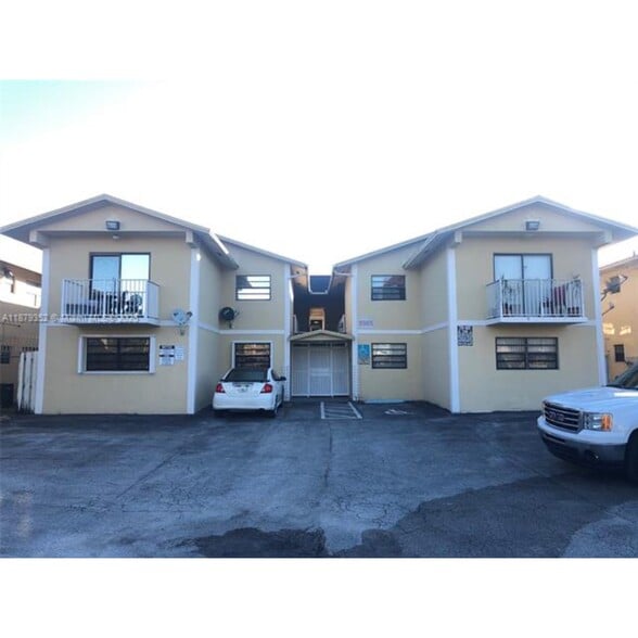 Primary Photo - 5960 W 25th Ct