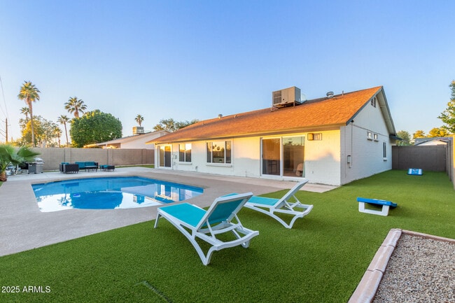 Building Photo - 5253 E Beck Ln