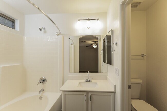 Building Photo - 7637 S 27th Way
