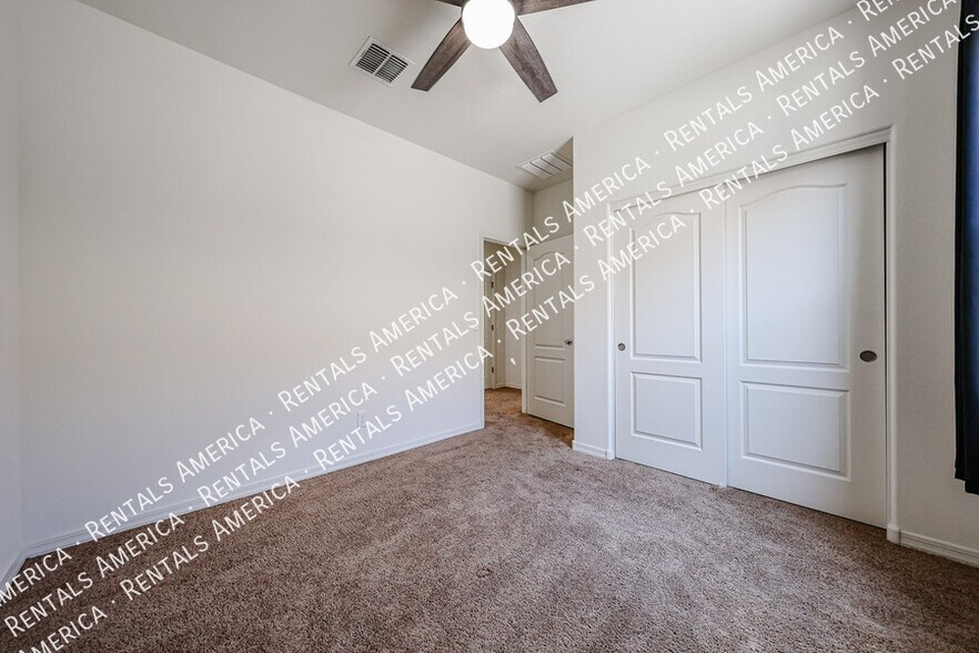 Building Photo - 38086 W Isabella Ln