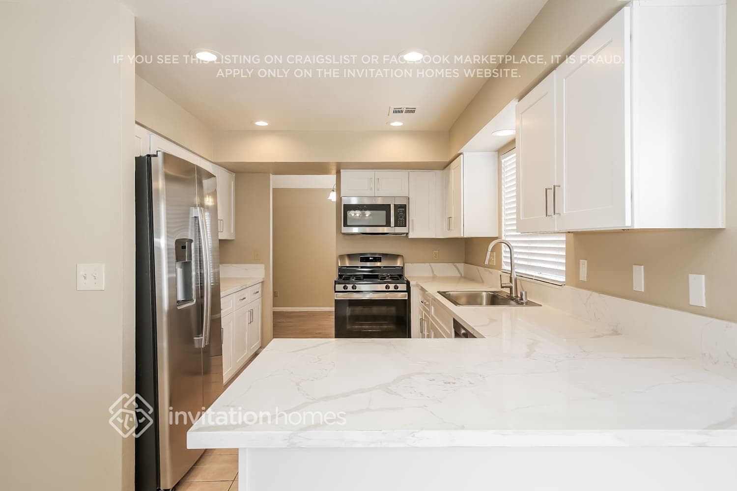 Building Photo - 7312 Queen Palm Dr
