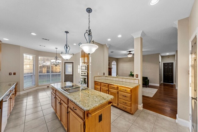 Building Photo - 7705 Case Dr