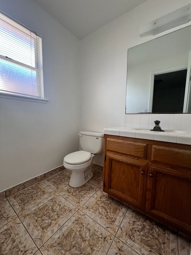Building Photo - For Rent – Spacious 3 Bed / 2 Bath | 2,660 Sq Ft | West Madera
