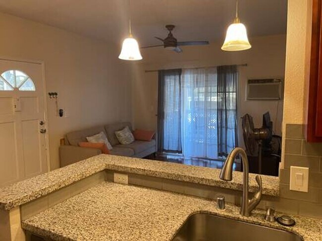 Building Photo - Keonekai Villages upstairs 2 bedroom, 1.5 bathroom unit, with 2 parking spaces