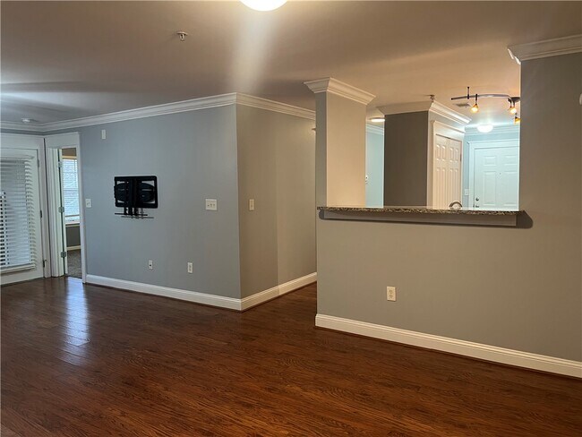 Building Photo - 833 Old Greenville Hwy