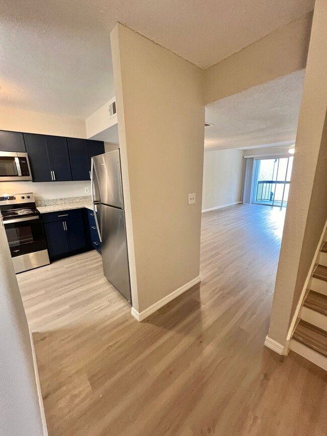 Building Photo - $1,581 - 2 Beds / 1.5 Baths - Condo - Comp...