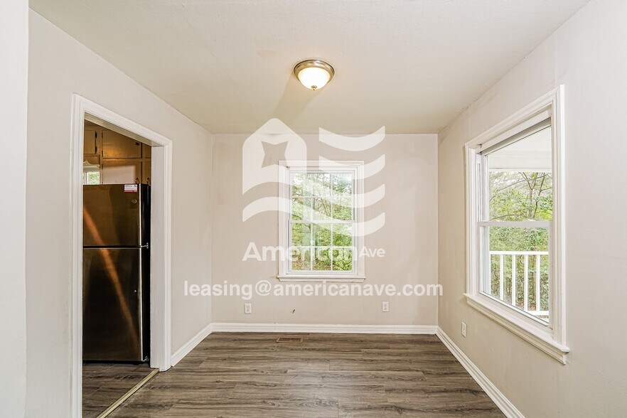 Building Photo - 624 Brunson Ave