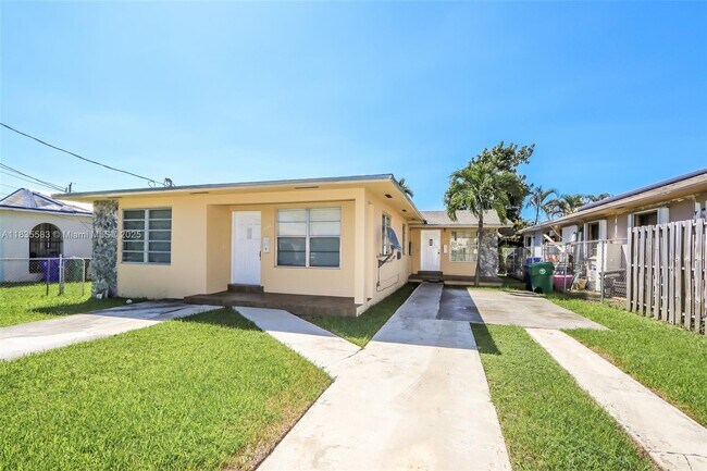 Building Photo - 3156 SW 27th St