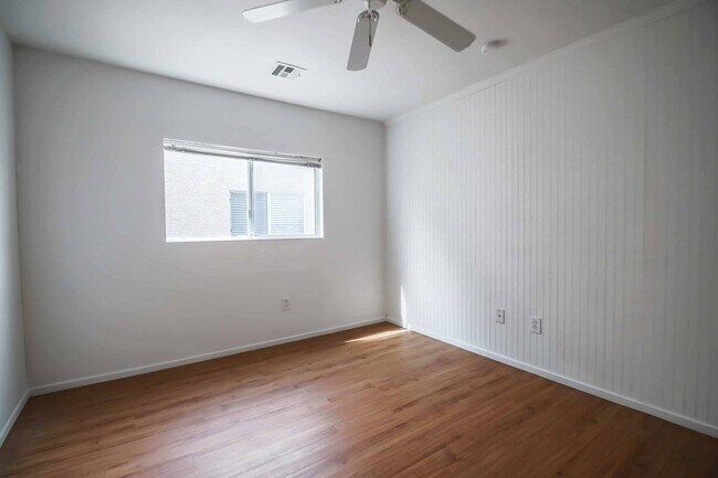 Building Photo - 7204 Platinum Peak Ave