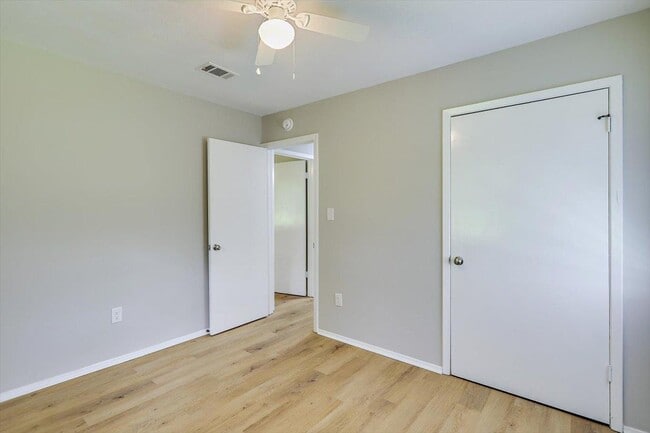 Building Photo - 642 Sweetgum St