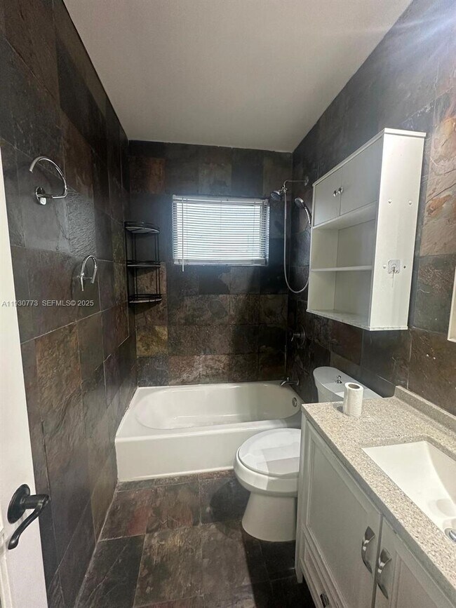 Building Photo - 17051 NE 23rd Ave