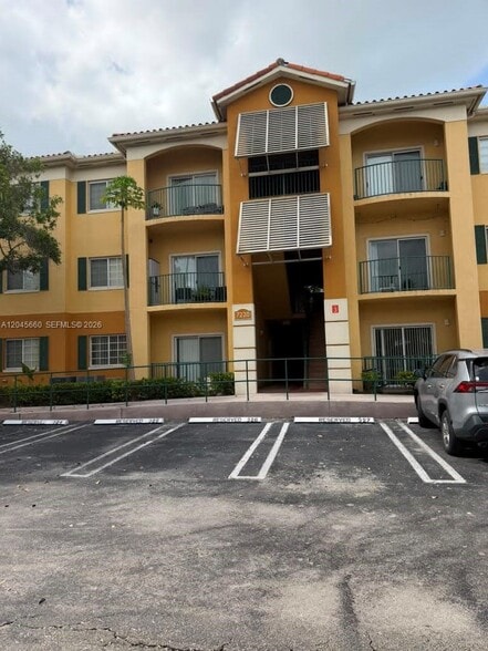 Building Photo - 7220 NW 114th Ave