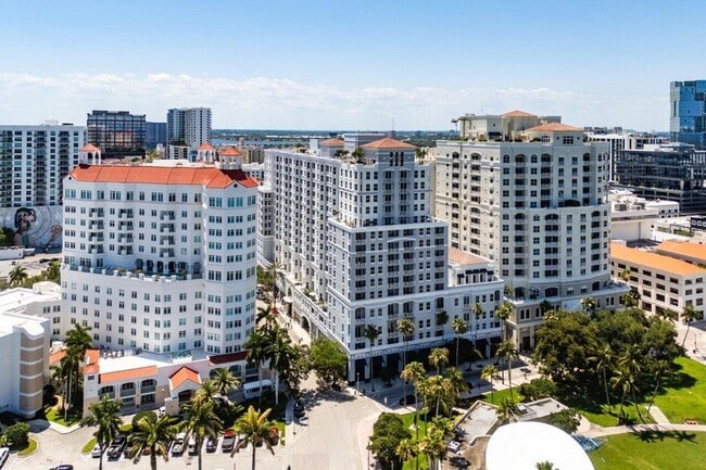 Building Photo - 255 Evernia St