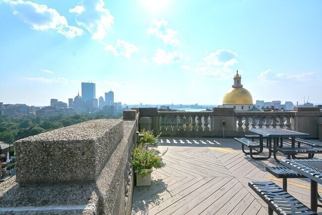 Building Photo - 21 Beacon St